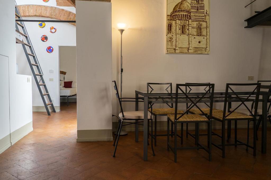 Fuga D'Archi Apartment เซียนา ภายนอก รูปภาพ
